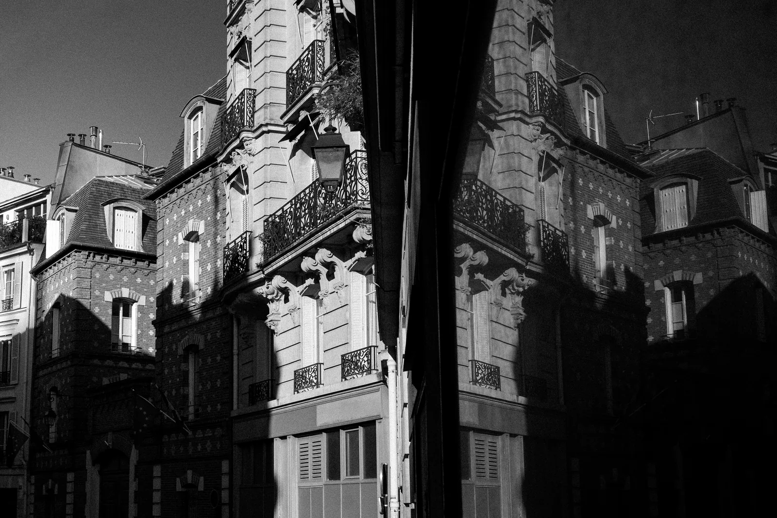 Black & White — 009